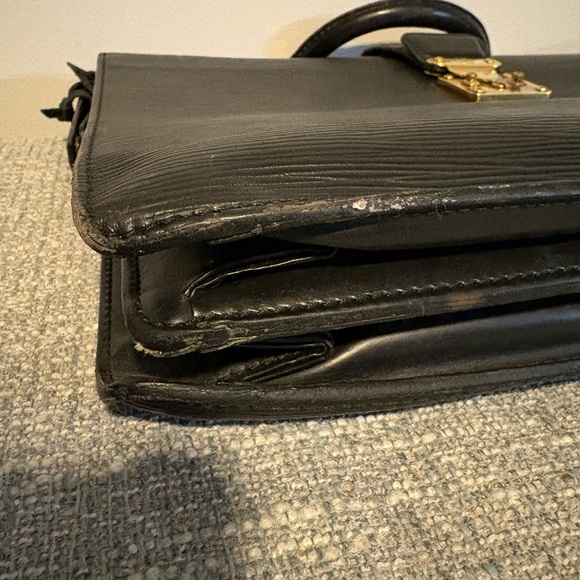 Louis Vuitton Epi Serviette Ambassadeur - Picture 14 of 16